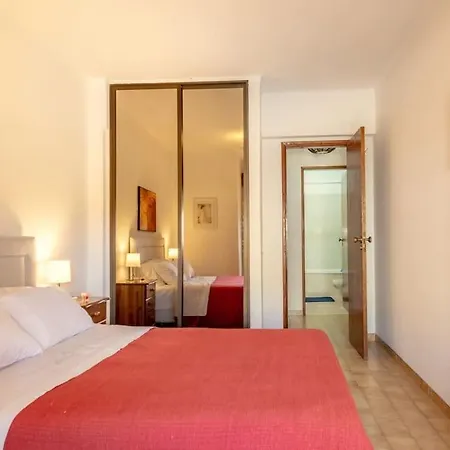 Διαμέρισμα Cozy Near The *